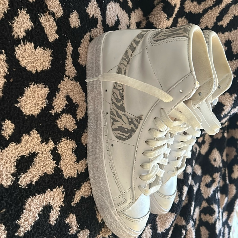 Nike Women’s Blazer Sz 9